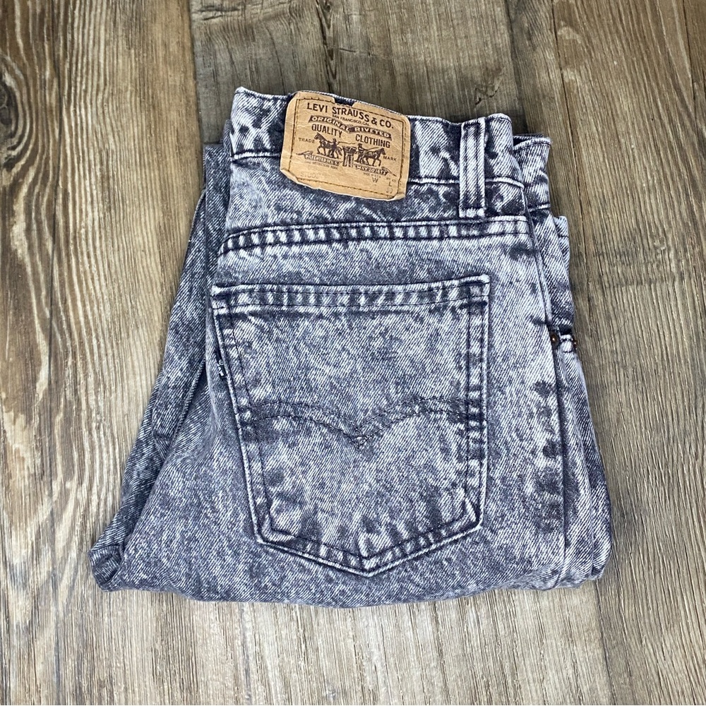Vintage Acid Wash Levi Jeans 750 Student fit